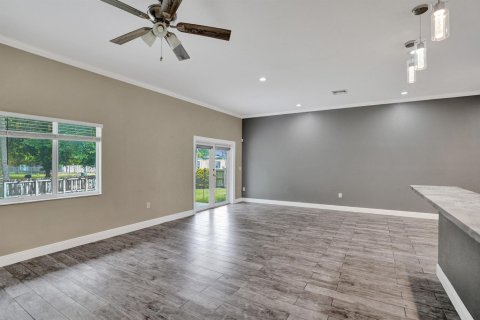 Villa ou maison à vendre à Pompano Beach, Floride: 4 chambres, 184.04 m2 № 2087432 - photo 18
