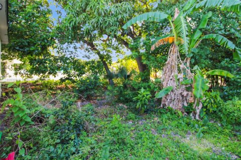 Casa en venta en Miami, Florida, 3 dormitorios, 128.21 m2 № 1934380 - foto 13