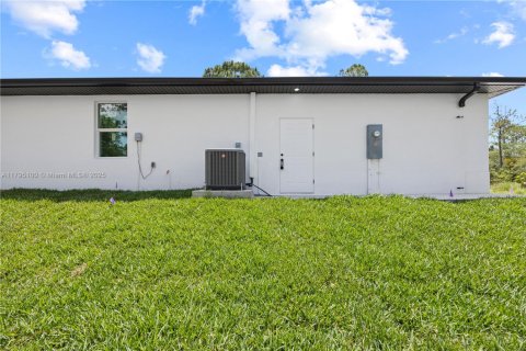 Casa en venta en Lehigh Acres, Florida, 3 dormitorios № 1860830 - foto 29