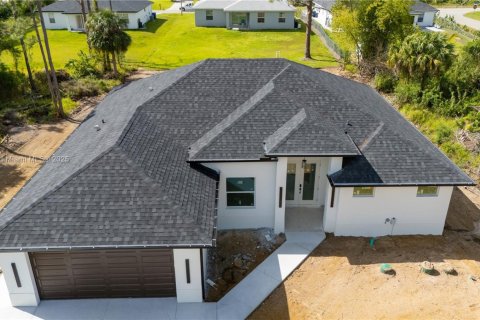 Casa en venta en Lehigh Acres, Florida, 3 dormitorios № 1860830 - foto 3