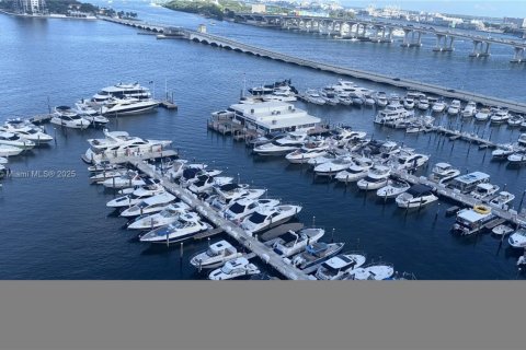 Condominio en venta en Miami, Florida, 2 dormitorios, 159.51 m2 № 2034235 - foto 5