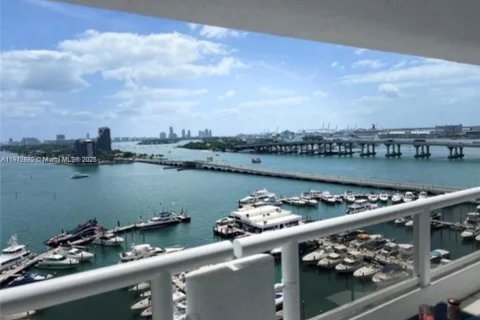 Condominio en venta en Miami, Florida, 2 dormitorios, 159.51 m2 № 2034235 - foto 2