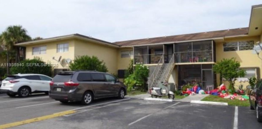 Condo in Miami, Florida, 2 bedrooms № 1994019