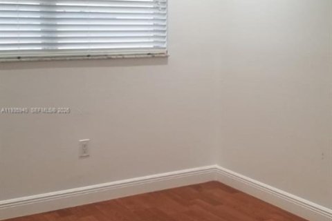 Copropriété à louer à Miami, Floride: 2 chambres, 76.64 m2 № 1994019 - photo 12