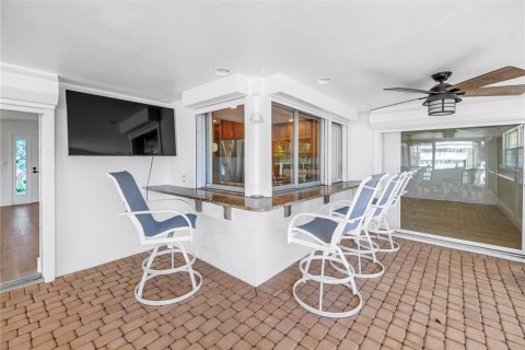 Villa ou maison à louer à Tierra Verde, Floride: 3 chambres, 161.84 m2 № 2425399 - photo 17