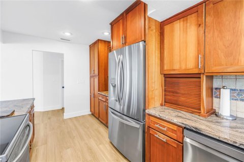 Villa ou maison à louer à Tierra Verde, Floride: 3 chambres, 161.84 m2 № 2425399 - photo 14