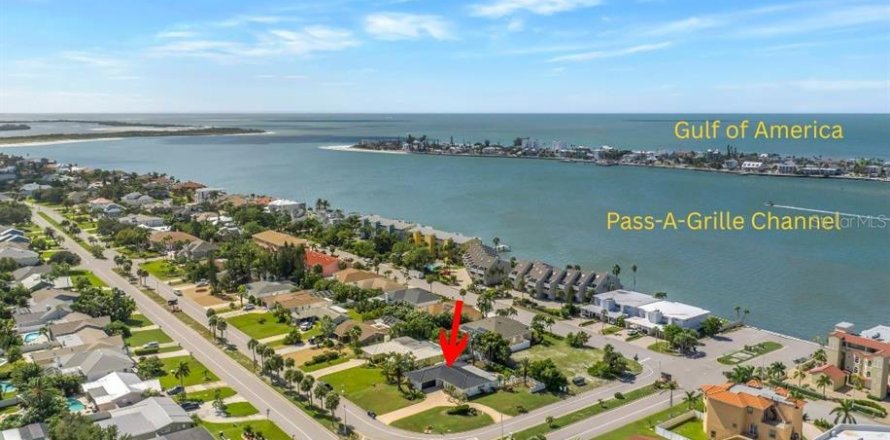 Villa ou maison à Tierra Verde, Floride 3 chambres, 161.84 m2 № 2425399