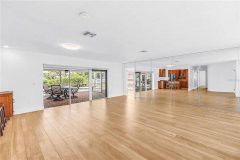 Villa ou maison à louer à Tierra Verde, Floride: 3 chambres, 161.84 m2 № 2425399 - photo 6