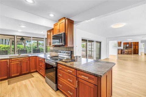 Villa ou maison à louer à Tierra Verde, Floride: 3 chambres, 161.84 m2 № 2425399 - photo 13