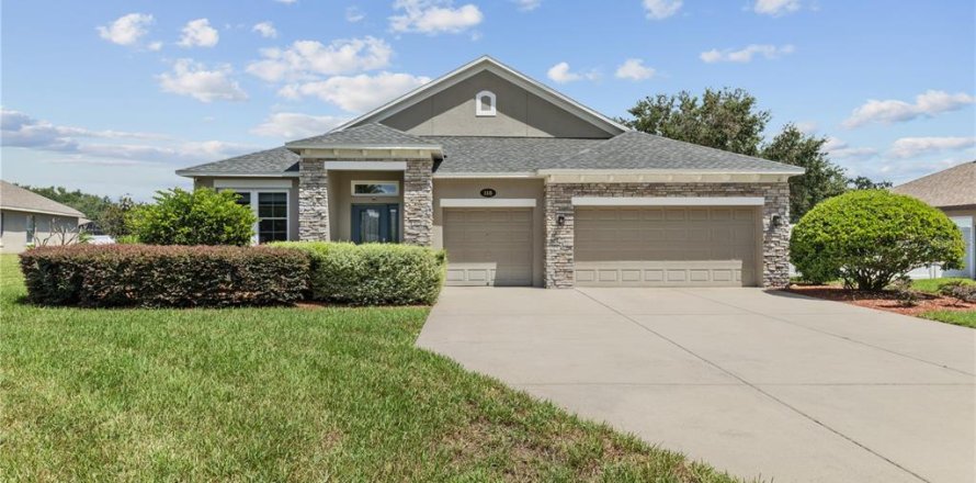 Casa en Auburndale, Florida 4 dormitorios, 213.4 m2 № 2347278