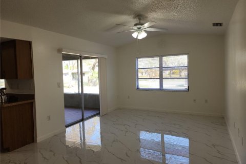 Casa en alquiler en Port Charlotte, Florida, 3 dormitorios, 161.84 m2 № 1883725 - foto 6