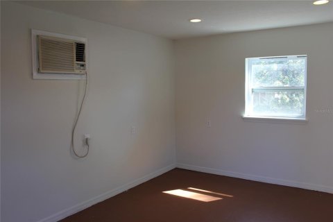 Casa en alquiler en Port Charlotte, Florida, 3 dormitorios, 161.84 m2 № 1883725 - foto 16