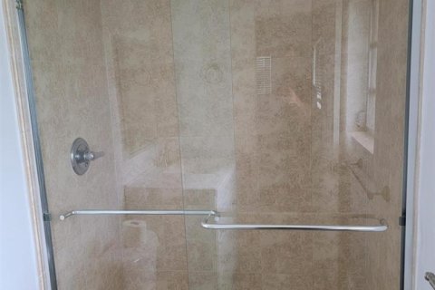 Condo in Hallandale Beach, Florida, 2 bedrooms  № 2083873 - photo 4