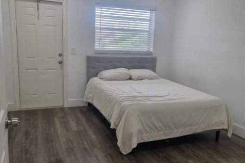 Condo in Hallandale Beach, Florida, 2 bedrooms  № 2083873 - photo 10