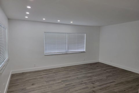 Condo in Hallandale Beach, Florida, 2 bedrooms  № 2083873 - photo 8