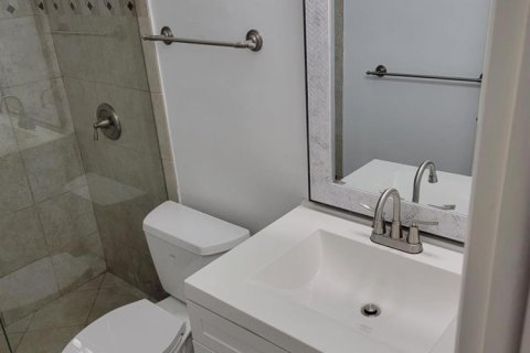 Condo in Hallandale Beach, Florida, 2 bedrooms  № 2083873 - photo 5