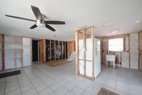 House in Englewood, Florida 2 bedrooms, 88.26 sq.m. № 1828648 - photo 15
