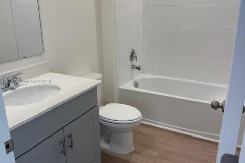 House in Saint Cloud, Florida 4 bedrooms № 2068756 - photo 16