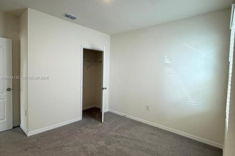 House in Saint Cloud, Florida 4 bedrooms № 2068756 - photo 13