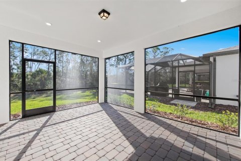 House in CEDAR GROVE AT THE WOODLANDS in North Port, Florida 4 bedrooms, 191.01 sq.m. № 2200605 - photo 29