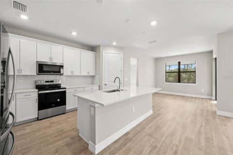 House in CEDAR GROVE AT THE WOODLANDS in North Port, Florida 4 bedrooms, 191.01 sq.m. № 2200605 - photo 18