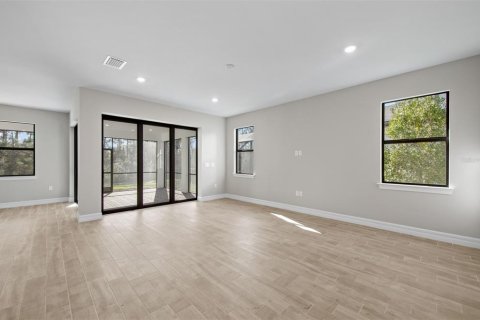House in CEDAR GROVE AT THE WOODLANDS in North Port, Florida 4 bedrooms, 191.01 sq.m. № 2200605 - photo 12