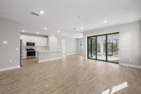 House in CEDAR GROVE AT THE WOODLANDS in North Port, Florida 4 bedrooms, 191.01 sq.m. № 2200605 - photo 14