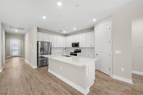 House in CEDAR GROVE AT THE WOODLANDS in North Port, Florida 4 bedrooms, 191.01 sq.m. № 2200605 - photo 16