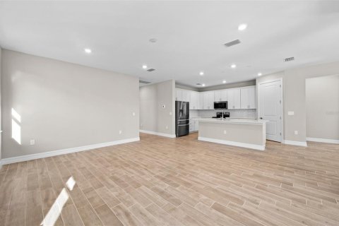 House in CEDAR GROVE AT THE WOODLANDS in North Port, Florida 4 bedrooms, 191.01 sq.m. № 2200605 - photo 15