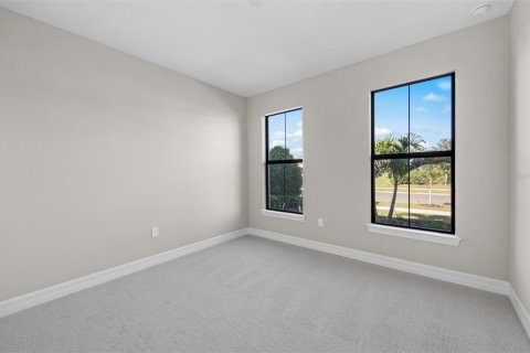 House in CEDAR GROVE AT THE WOODLANDS in North Port, Florida 4 bedrooms, 191.01 sq.m. № 2200605 - photo 7