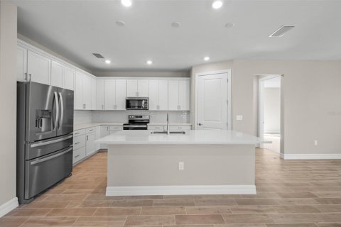 House in CEDAR GROVE AT THE WOODLANDS in North Port, Florida 4 bedrooms, 191.01 sq.m. № 2200605 - photo 17