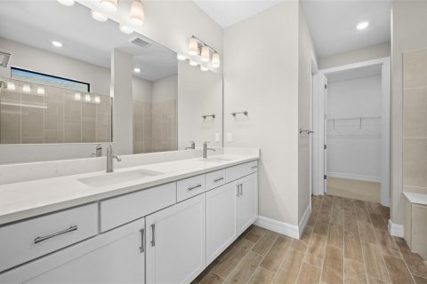 House in CEDAR GROVE AT THE WOODLANDS in North Port, Florida 4 bedrooms, 191.01 sq.m. № 2200605 - photo 26