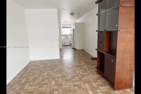 Apartment in Miami Beach, Florida 737.92 sq.m. № 1949882 - photo 1