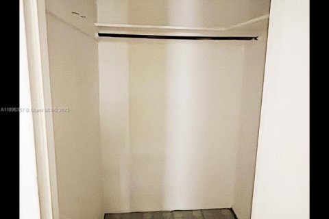 Apartment in Miami Beach, Florida 737.92 sq.m. № 1949882 - photo 4