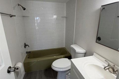 Condo in Port Charlotte, Florida, 1 bedroom  № 2219435 - photo 5