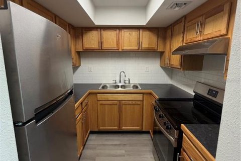 Condo in Port Charlotte, Florida, 1 bedroom  № 2219435 - photo 4