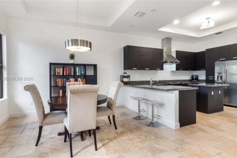 Townhouse in Doral, Florida 3 bedrooms, 173.26 sq.m. № 2025377 - photo 18