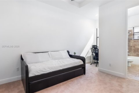 Townhouse in Doral, Florida 3 bedrooms, 173.26 sq.m. № 2025377 - photo 14