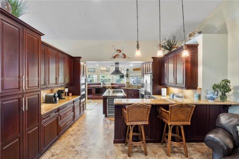 House in Palmetto Bay, Florida 5 bedrooms, 332.78 sq.m. № 2031387 - photo 12