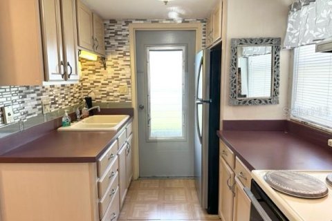 Снять в аренду кондоминиум в Семинол, Флорида 1 спальня, 65.03м2, № 1523512 - фото 3
