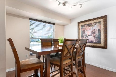 Casa en venta en Bradenton, Florida, 2 dormitorios, 156.08 m2 № 1521058 - foto 6