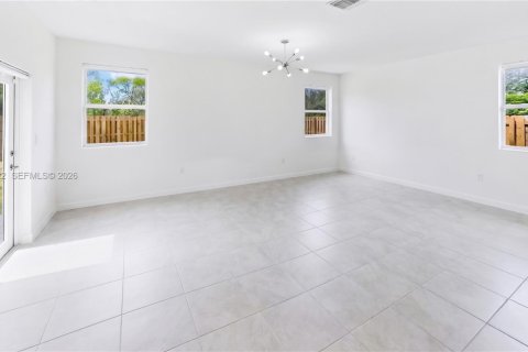 Villa ou maison à vendre à Homestead, Floride: 4 chambres, 274.34 m2 № 2275055 - photo 10