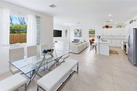 Villa ou maison à vendre à Homestead, Floride: 4 chambres, 274.34 m2 № 2275055 - photo 16