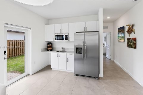 Villa ou maison à vendre à Homestead, Floride: 4 chambres, 274.34 m2 № 2275055 - photo 30