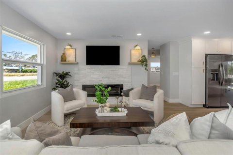 House in Bradenton, Florida 3 bedrooms, 135.27 sq.m. № 2226456 - photo 7