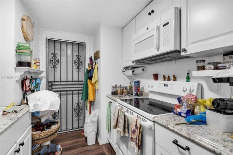 Купить виллу или дом в Майами, Флорида 4 спальни, 185.62м2, № 2005502 - фото 21