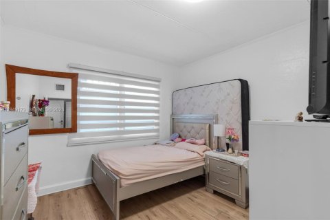 Купить виллу или дом в Майами, Флорида 4 спальни, 185.62м2, № 2005502 - фото 13