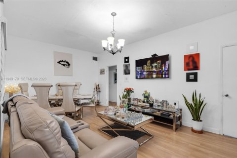 Купить виллу или дом в Майами, Флорида 4 спальни, 185.62м2, № 2005502 - фото 16