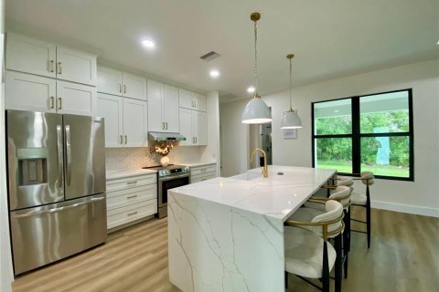 Villa ou maison à vendre à North Port, Floride: 3 chambres, 162.02 m2 № 2414110 - photo 6