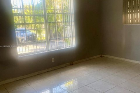 Casa en venta en Hollywood, Florida, 3 dormitorios, 160.35 m2 № 1973200 - foto 9